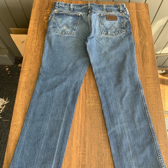 Denim Wrangler Jeans - Distressed - Picture 5 of 5